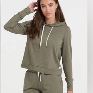Vuori Halo Essential Green Hoodie